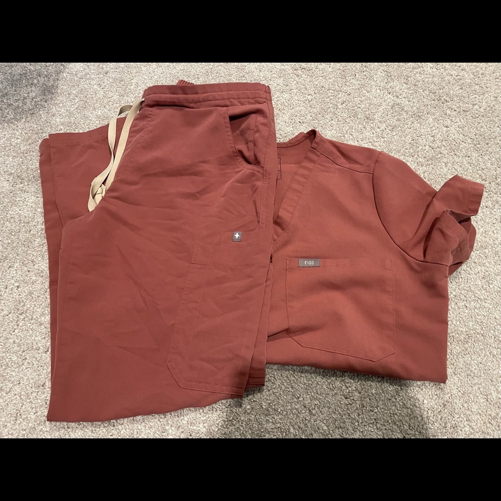 FIGS Scrub Set VVGUC *Mauve* Small Catarina + Small Petite Yola $65